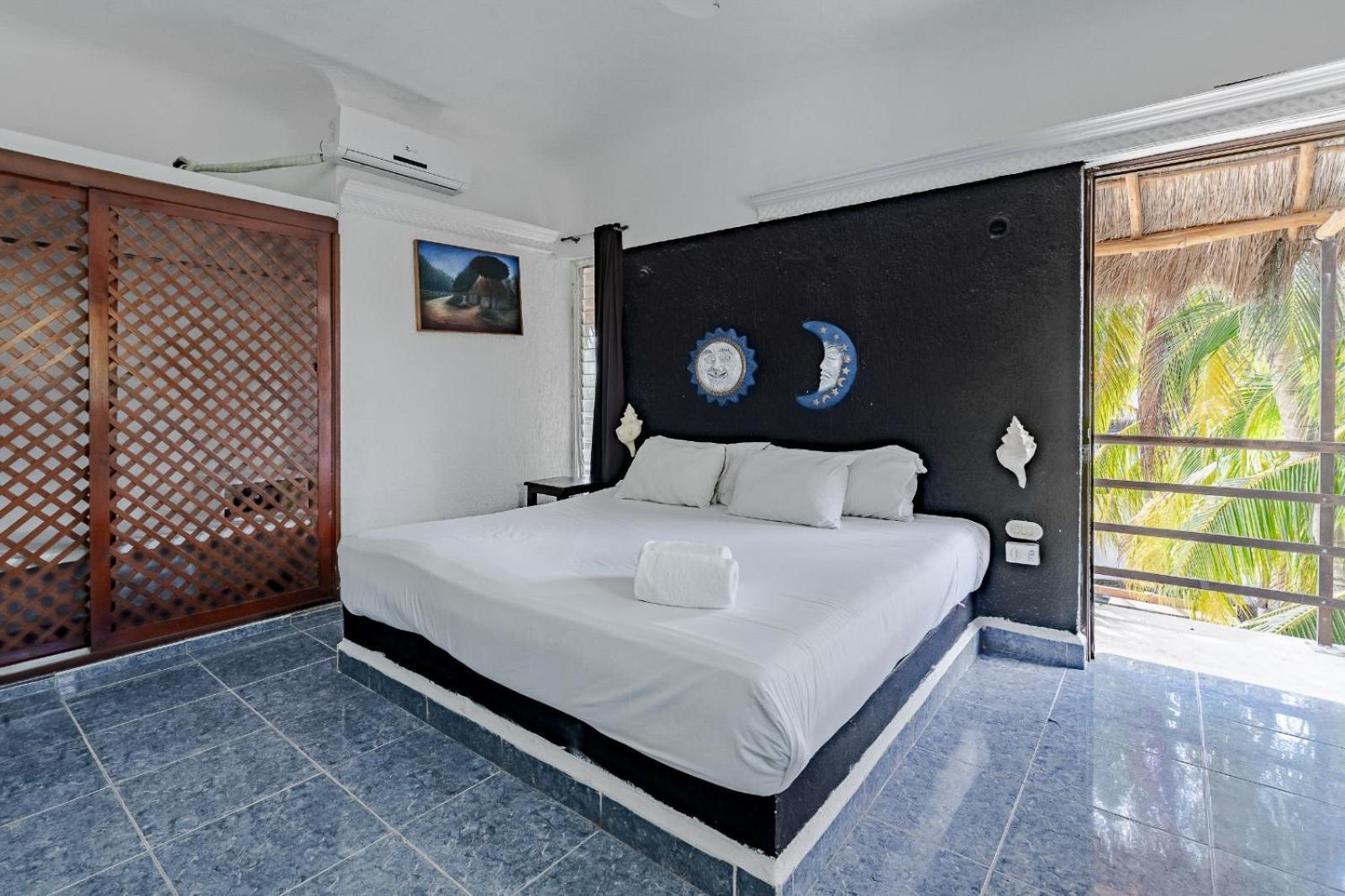 Mayan Art Hotel 10 Avenue Playa del Carmen Exterior photo